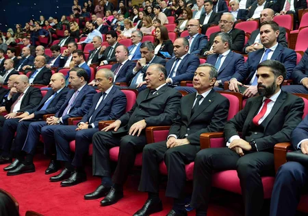 Aşqabadda Heydər Əliyevin 100 illik yubileyi münasibəti ilə konsert keçirilib