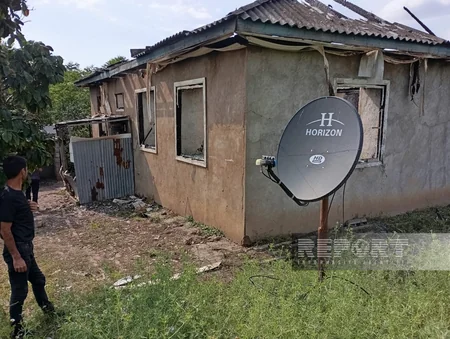 Cəlilabadda 3 otaqlı ev əşyaları ilə birlikdə yanaraq kül olub 