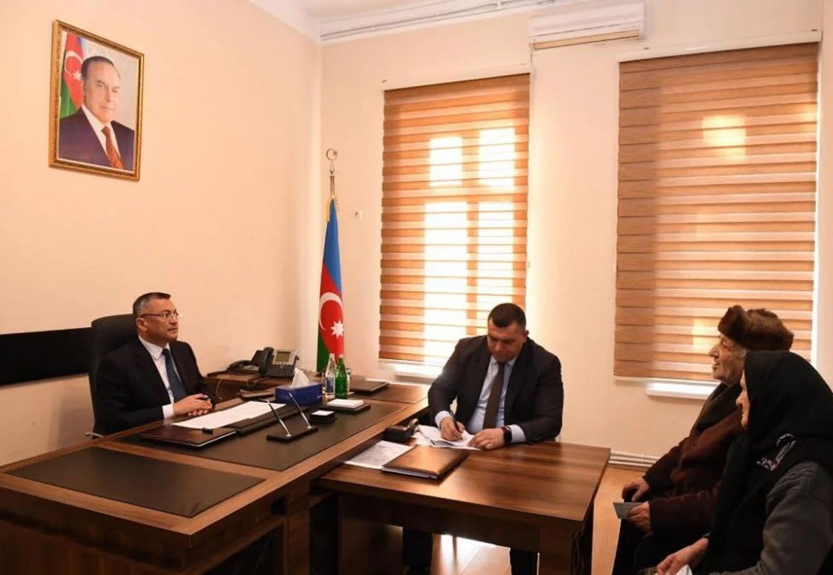 Dövlət Komitəsinin sədri vətəndaşları qəbul edib
