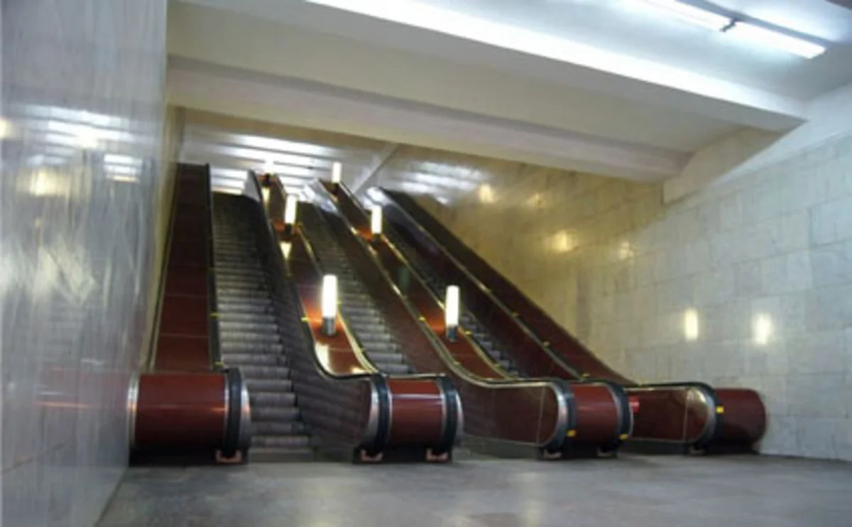 ​Bakı metrosunda bağlanan eskalator istifadəyə verilib