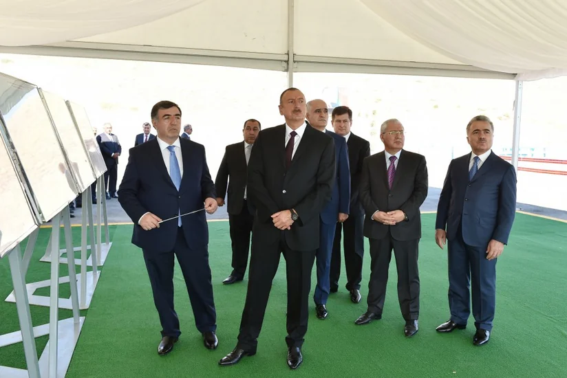Prezident İlham Əliyev Xızı və Siyəzən rayonlarına səfər edib