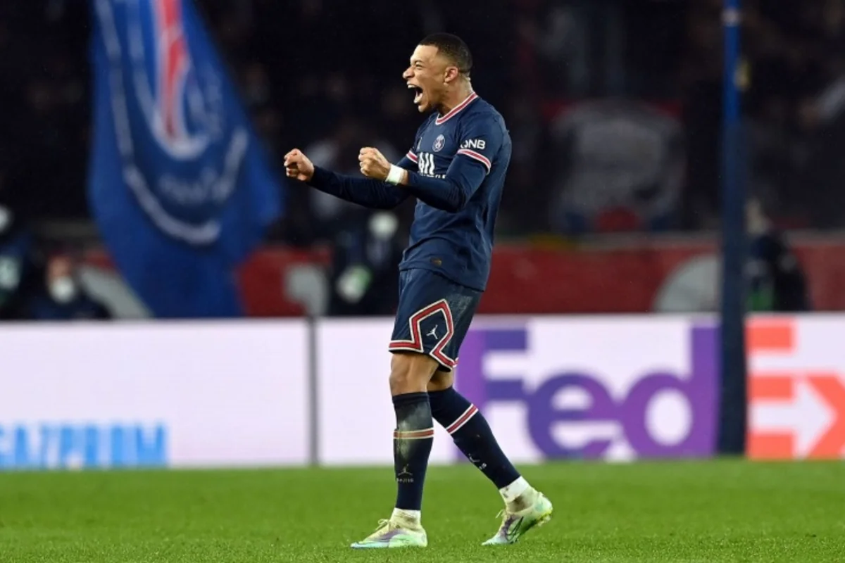 ПСЖ предложил Мбаппе новый контракт