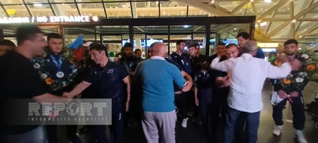 Avropa çempionu olan güləşçilərimiz Vətənə qayıdıblar
