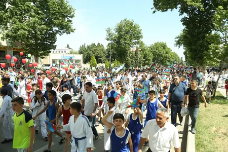 Gəncənin 2019-cu il üçün Avropa İdman Şəhəri tituluna layiq görülməsi münasibəti ilə “İdman paradı” keçirilib - VİDEO