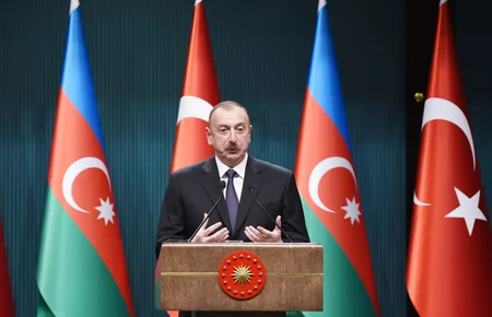 Azerbaijani and Turkish presidents making joint statements to press