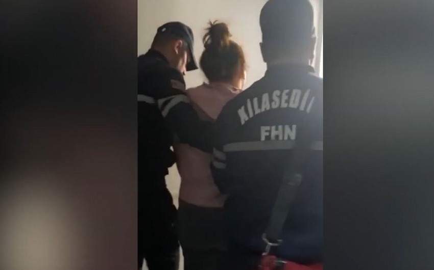 Bakıda çoxmərtəbəli yaşayış binasında yanğın olub, bir nəfər xilas edilib