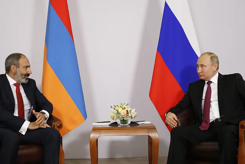 Путин и Пашинян обсудили ситуацию в Казахстане