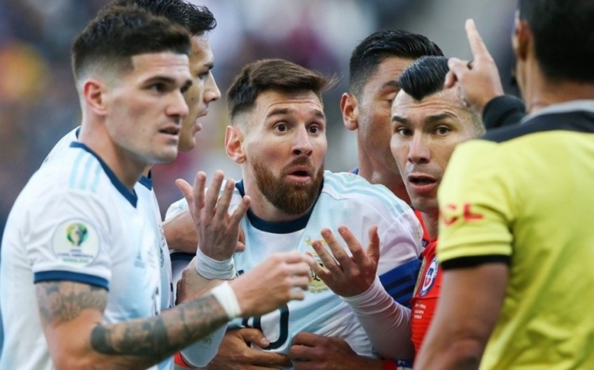 Messi karyerasında ikinci dəfə oyundan qovulub - VİDEO