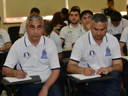 Rəşad Sadıqov məşqçi kurslarında təhsilə başlayıb