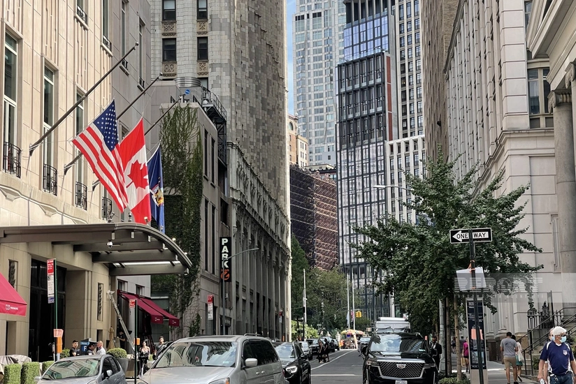 ABŞ-də dövlət bayraqları yarıya endirilib