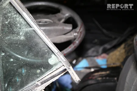 Bakıda minik maşını ilə avtobus toqquşub, yaralanan var - FOTO - VİDEO - YENİLƏNİB