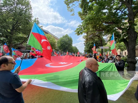 Berlində güney azərbaycanlılar etiraz aksiyası keçirib - YENİLƏNİB-2
