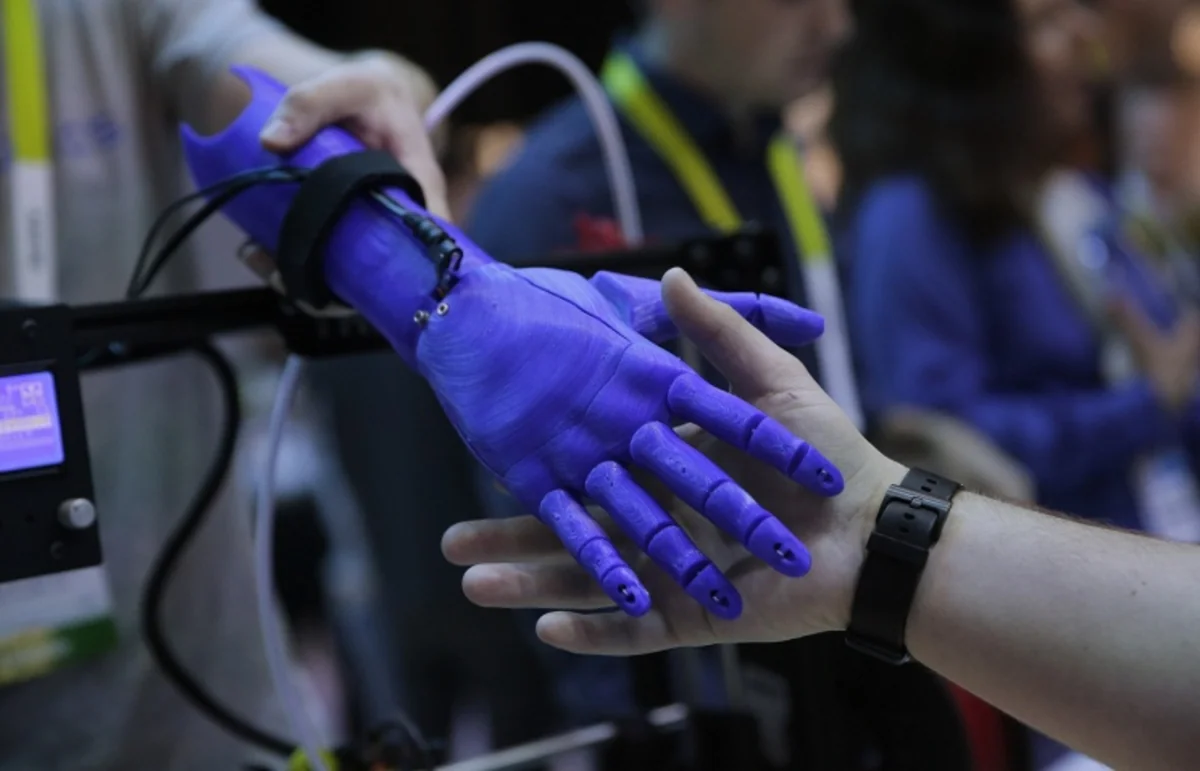 ​Fransada əlil uşağın 3D printer texnologiyası ilə əl protezi çap edilib