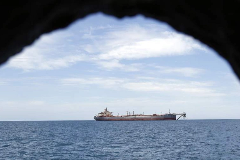 Yəmən sahillərində gəmiyə hücum edilib