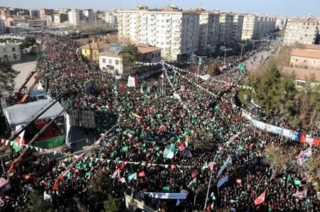 Türkiyədə Charlie Hebdo jurnalına qarşı aksiya keçirilib