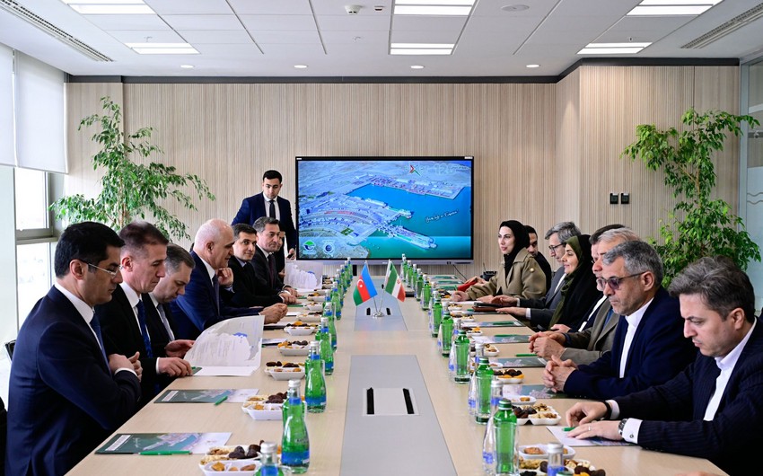 Azerbaijani, Iranian delegations inspect Baku International Sea Trade Port