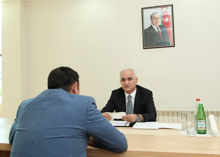 ​İqtisadiyyat naziri Lənkəranda vətəndaşlarla görüşüb