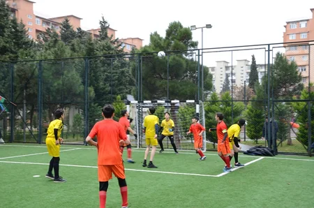 Paytaxtın abad məhəllələrində minifutbol yarışlarına start verilib