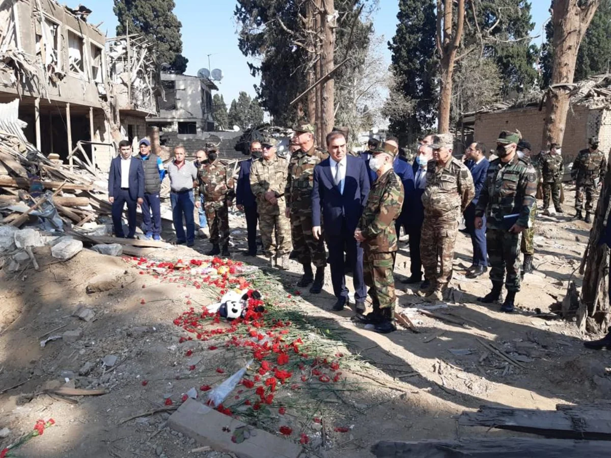 Kəmaləddin Heydərov Gəncədə ermənilərin raket zərbələri endirdiyi ərazilərə baş çəkib