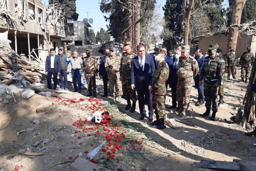 Kəmaləddin Heydərov Gəncədə ermənilərin raket zərbələri endirdiyi ərazilərə baş çəkib