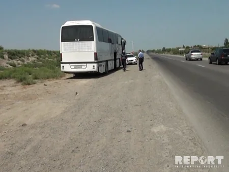 Bakı-Lənkəran sərnişin avtobusu qəzaya düşüb, yaralananlar var - FOTO