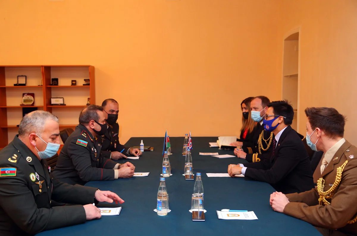 Azerbaijani, British military education experts hold meeting
