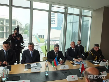 Azerbaijani and Turkish defense ministers discuss expanding military cooperation