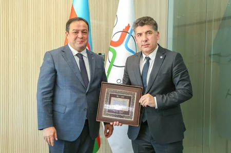 Özbəkistan rəsmisi : Bakı Limanı Azərbaycanla regional əməkdaşlıq üçün əsas rol oynayır