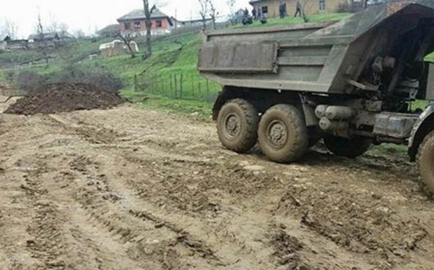 Lənkəranda sürüşmə nəticəsində çökmüş kənd yolu bərpa edilib