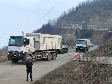 ICRC vehicles freely move through Khankandi-Lachin road