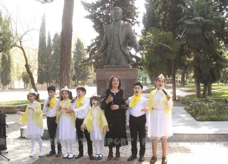 Gəncədə Fikrət Əmirovun 100 illik yubileyi qeyd olunub  
