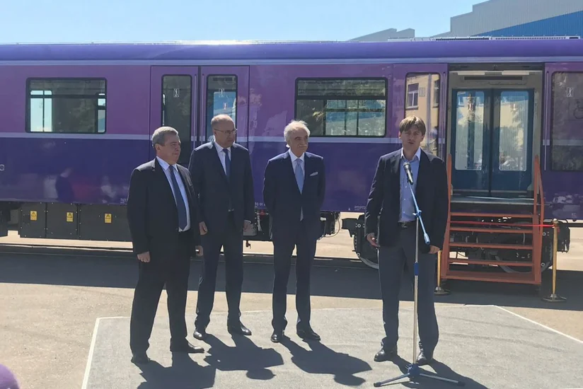 Десять вагонов для Бакинского метрополитена отправлены из Москвы в Баку