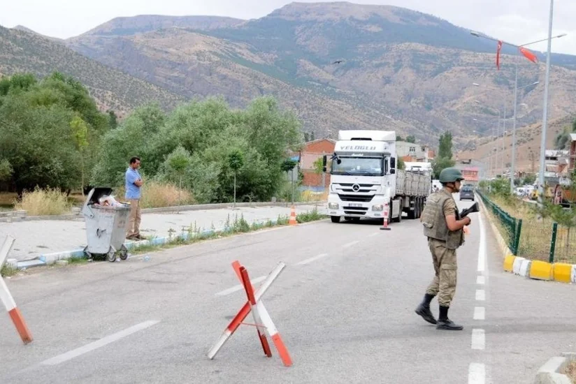 Ərzurumda hərbçilərlə terrorçular arasında atışma olub, bir gizir yaralanıb, bir terrorçu məhv edilib