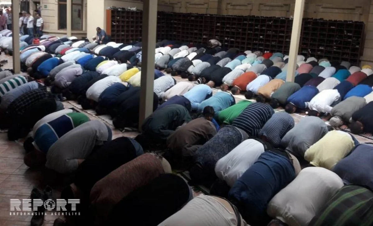 Eid prayer performed in Baku mosques -PHOTO