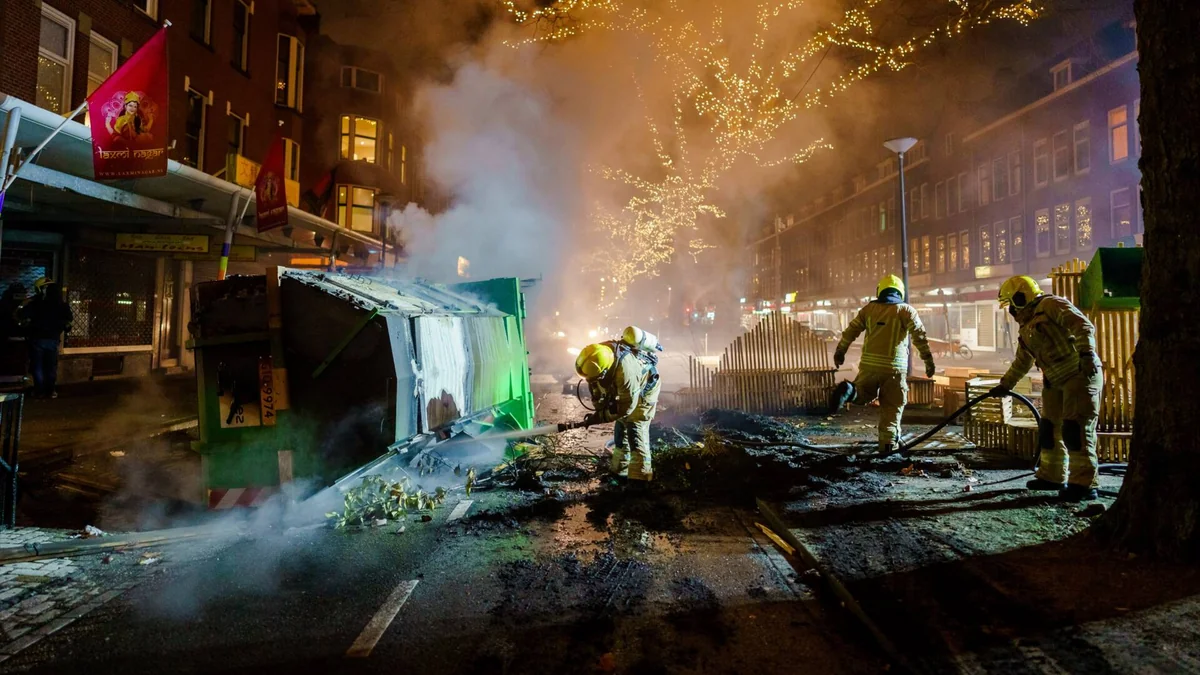 Niderlandda etiraz aksiyalarında 150-dən çox insan saxlanılıb
