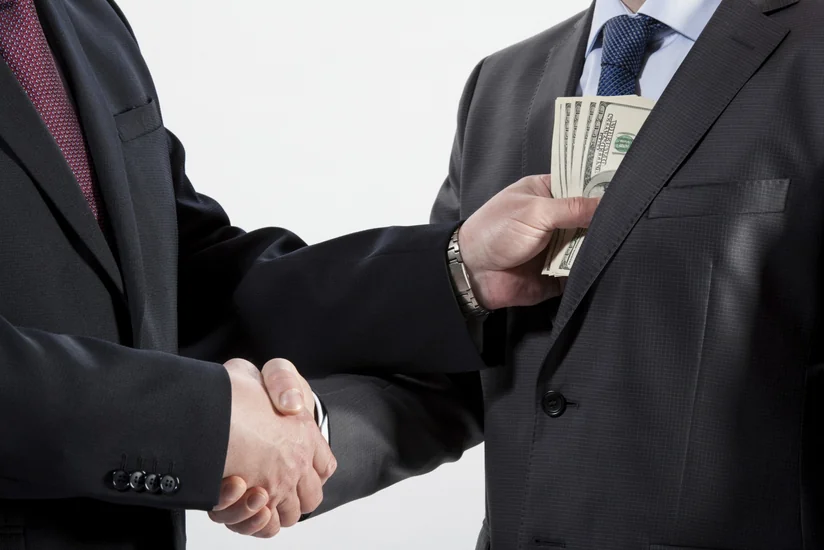 KİV: Ermənistanın yüksək vəzifəli məmurları korrupsiyada şübhəli bilinirlər