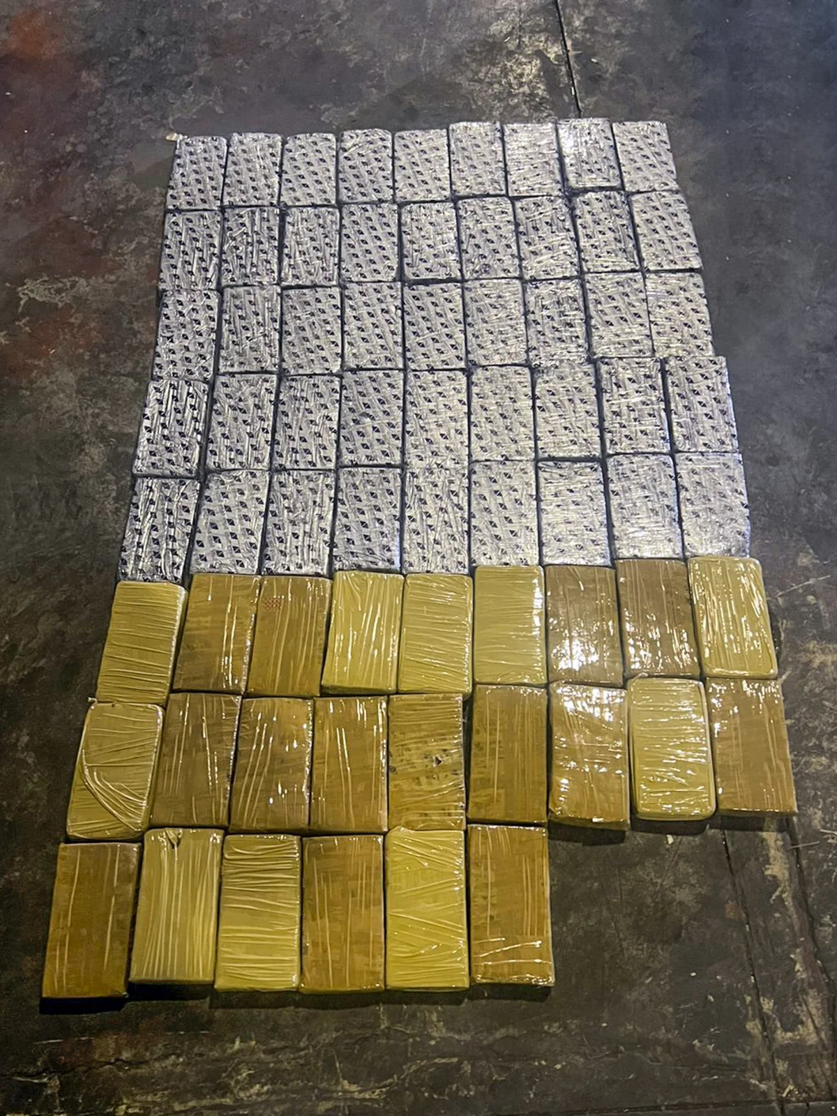 Naxçıvan gömrükçüləri 21 kiloqramdan artıq heroin aşkar edib