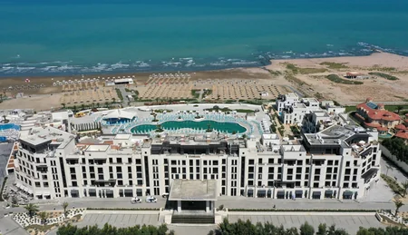 Prezident və Birinci xanım “Sea Breeze”də LANDAU Məktəbinin və “The Grand” apart hotelinin açılışında iştirak ediblər - YENİLƏNİB