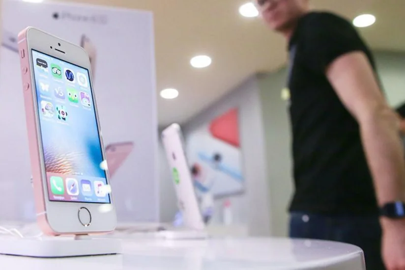 Apple iPhone 5 smartfonunu köhnəlmiş qurğular siyahısına daxil edib