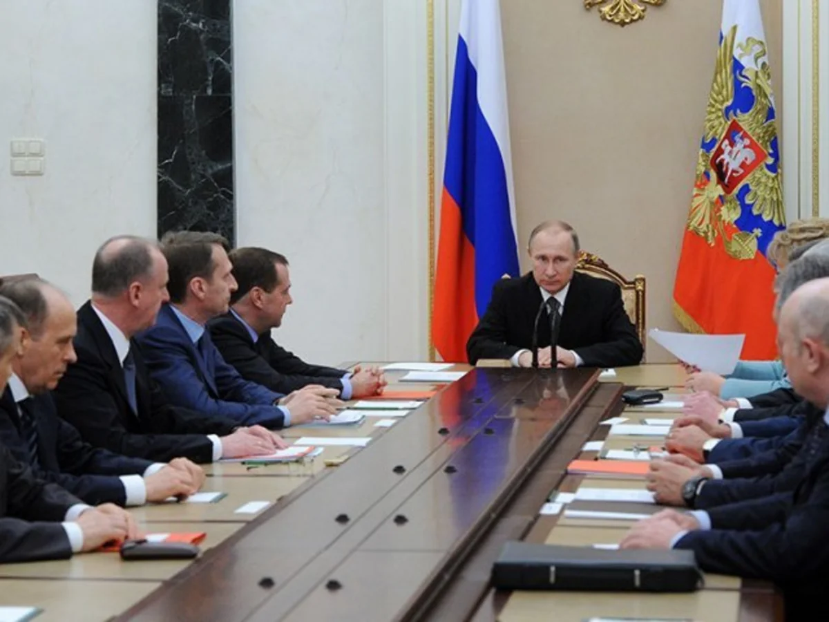 Putin discusses preparation for Caspian summit with Russian Security Council