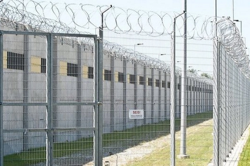 Bakıda cəzaçəkmə müəssisəsində binanın dam örtüyü uçub