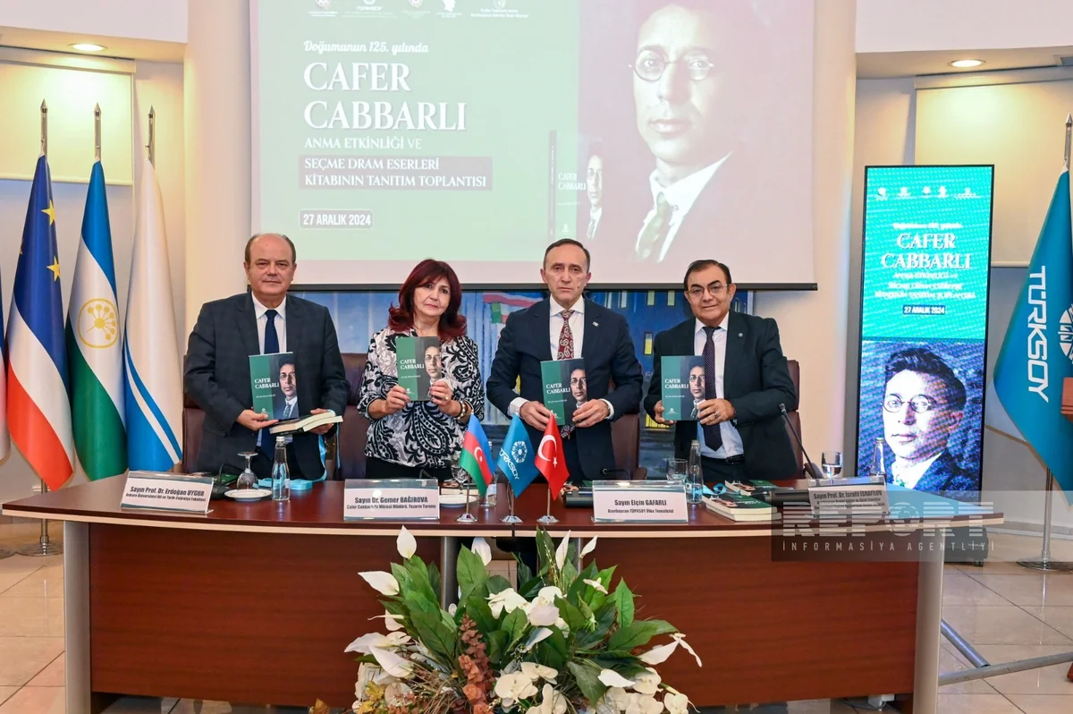 TÜRKSOY Cəfər Cabbarlının dram əsərlərindən ibarət kitab təqdim edib