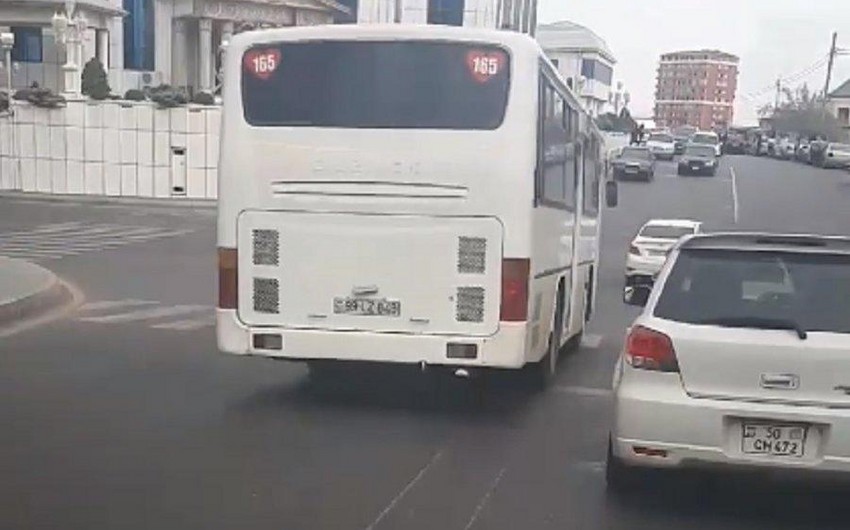 Bakı polisi sərnişinin avtobusda silahla hərəkət etdiyi iddiasına aydınlıq gətirib - FOTO