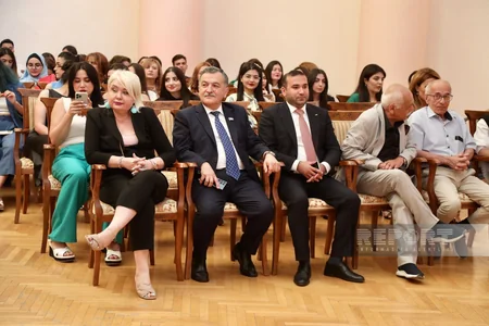 Gənc rəssam: İlk dəfə portret əsərimdə Ümummilli Lideri çəkmişəm