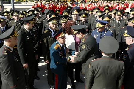 Руководство министерства обороны посетило памятник Ази Асланову