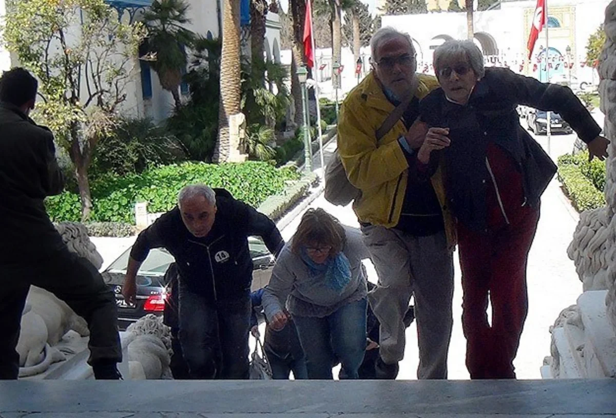 ​Tunisin baş naziri silahlı basqınla bağlı açıqlama verib