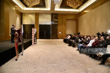 İlin məşqçisi seçilən Qurban Qurbanov mükafatlandırılıb
