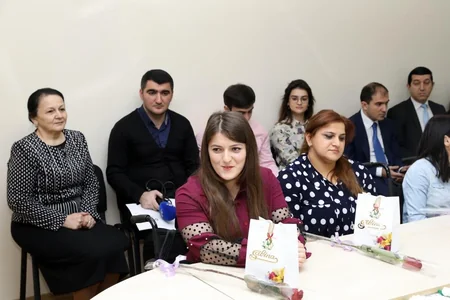 Qadınlar günü münasibətilə Peşə Reabilitasiya Mərkəzindəki xanımlarla görüş olub