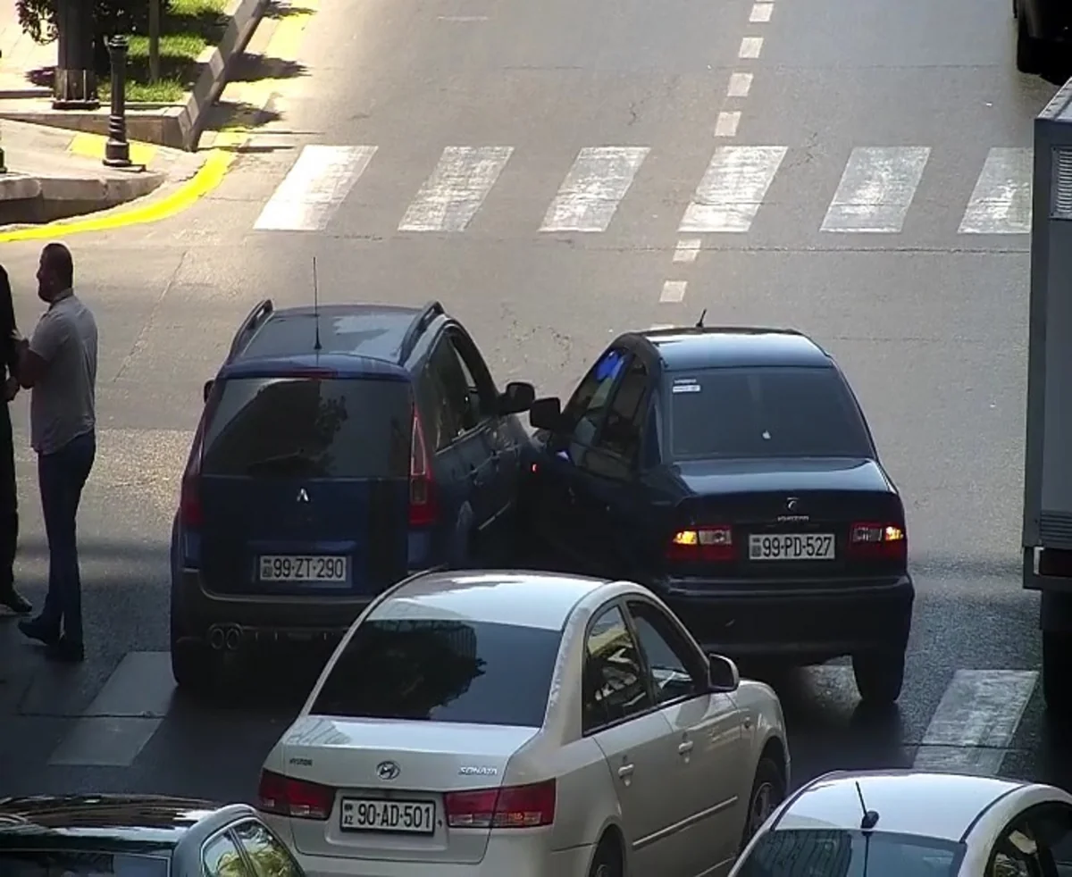 Bakıda qəza olub, yollarda sıxlıq yaranıb