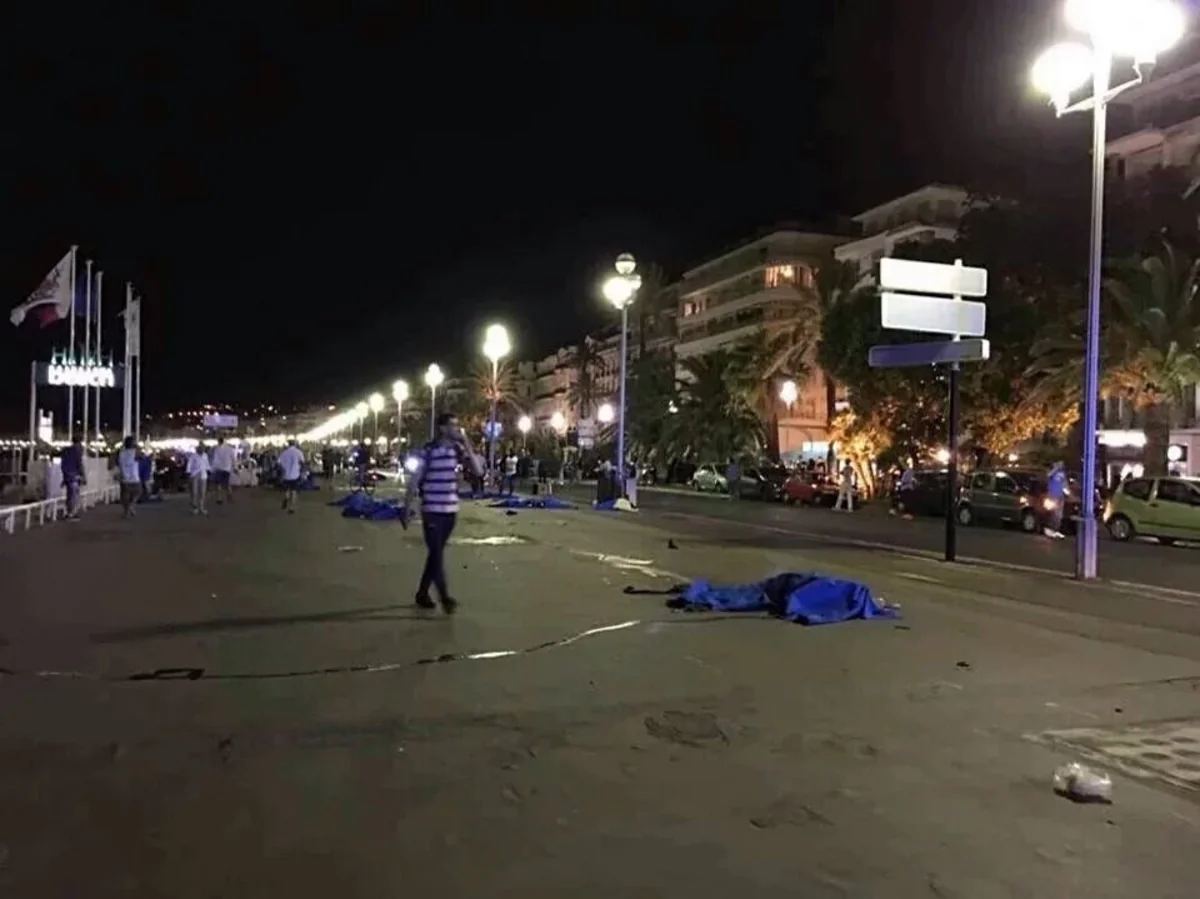 ​President Ilham Aliyev offers his condolences to French President due to the Nice attack